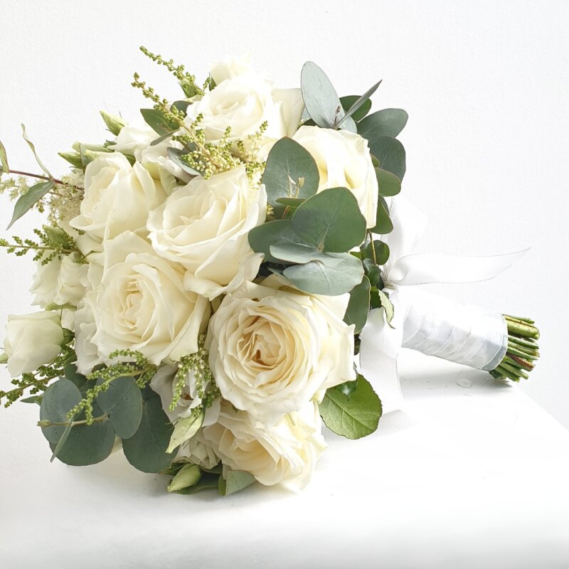 KAUFEN ] Brautstrauß locker-rund-gebunden aus Frischblumen, 99,00 €